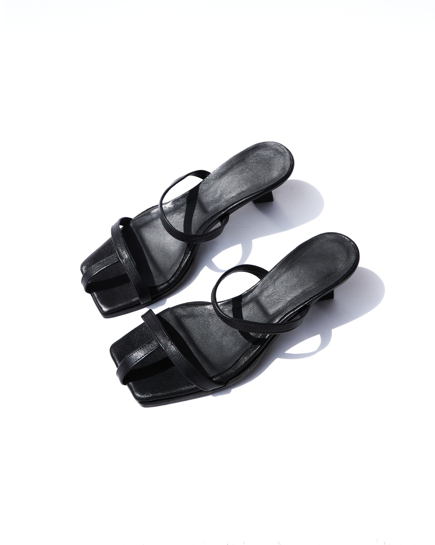 VIRA Black